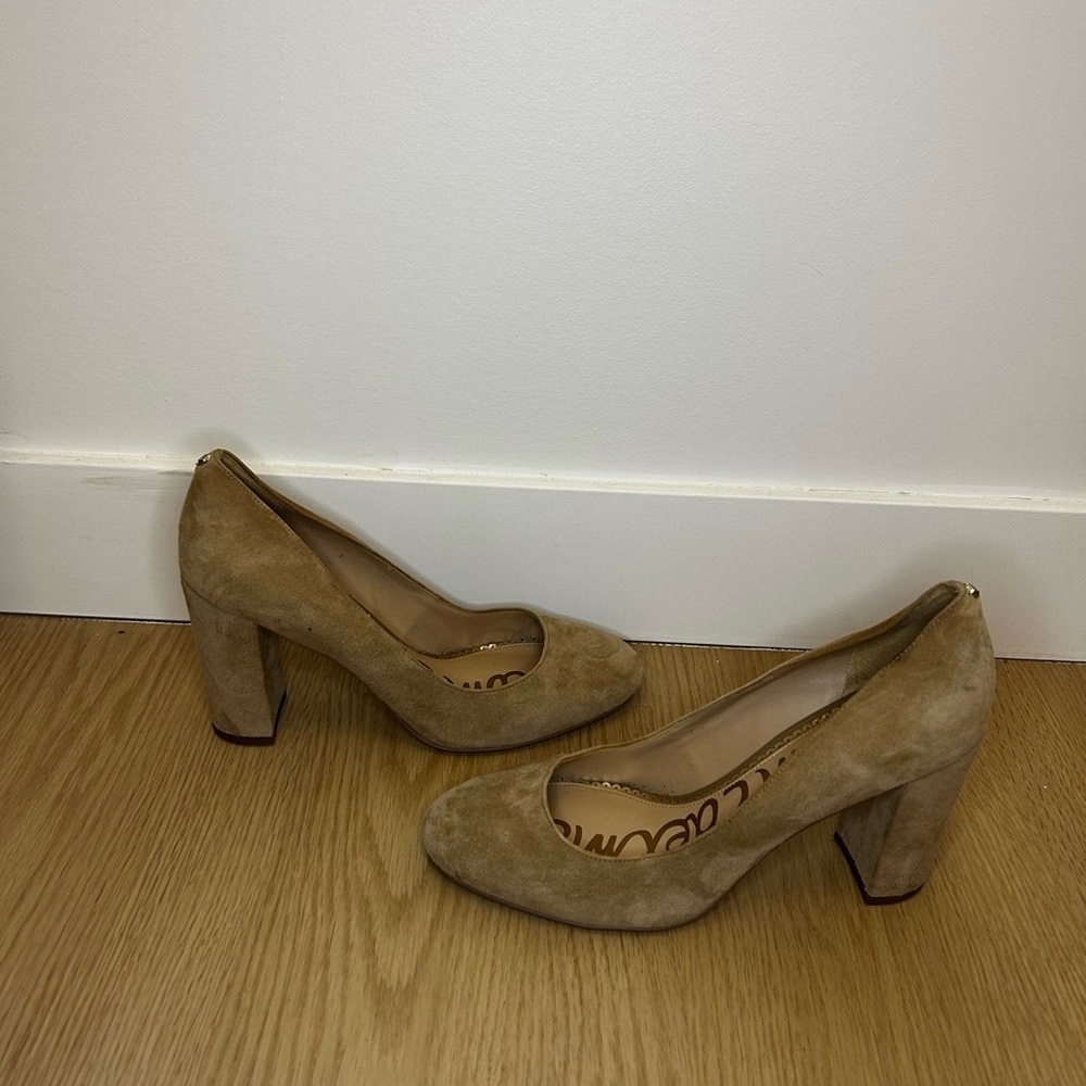 Sam Edelman Tan Heels with Sleek Design - Picture 2 of 5